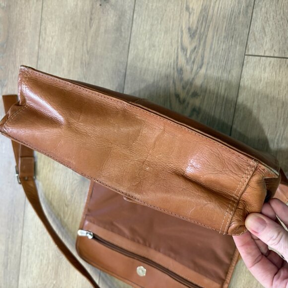 Piel Leather Large Handbag with Organizer Crossbody – Saddle Brown - Picture 5 of 15